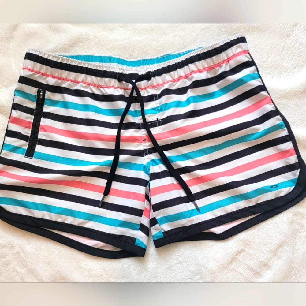 Oakley Striped Women's Board Shorts Small